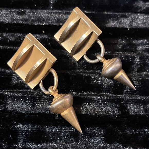 Stunning Vintage Brushed Goldtone Modernist Cone Shape Dangle Pierced Earrings - Picture 2 of 6